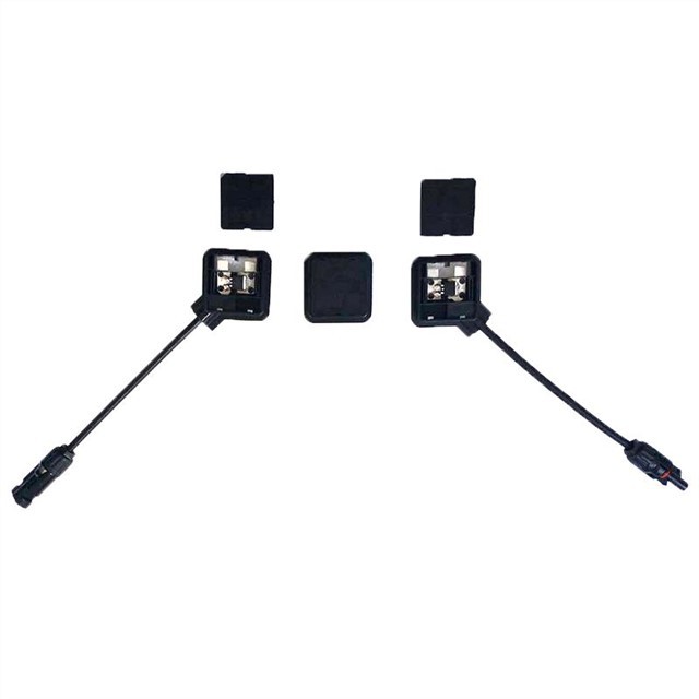 Sadalīta saules savienojuma kārba saules panelim