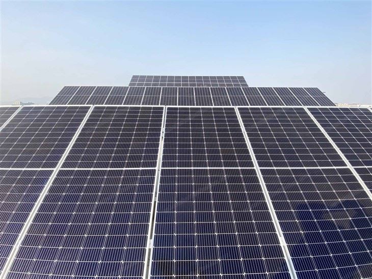 100kW uz režģa saules sistēmu