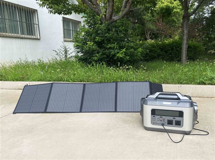 Pārnēsājama elektrostacija 2200W